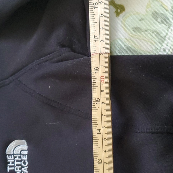 •the north face jacket - Picture 2 of 9